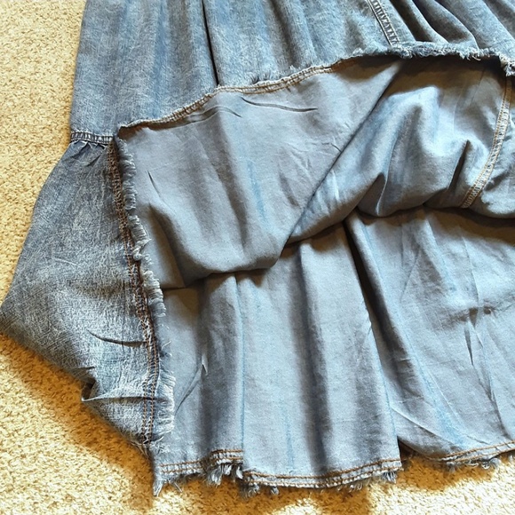 NWT Boho Tiered Denim Maxi Skirt by Blue Velvet Shirred Back Raw Hem Size M - Picture 8 of 12